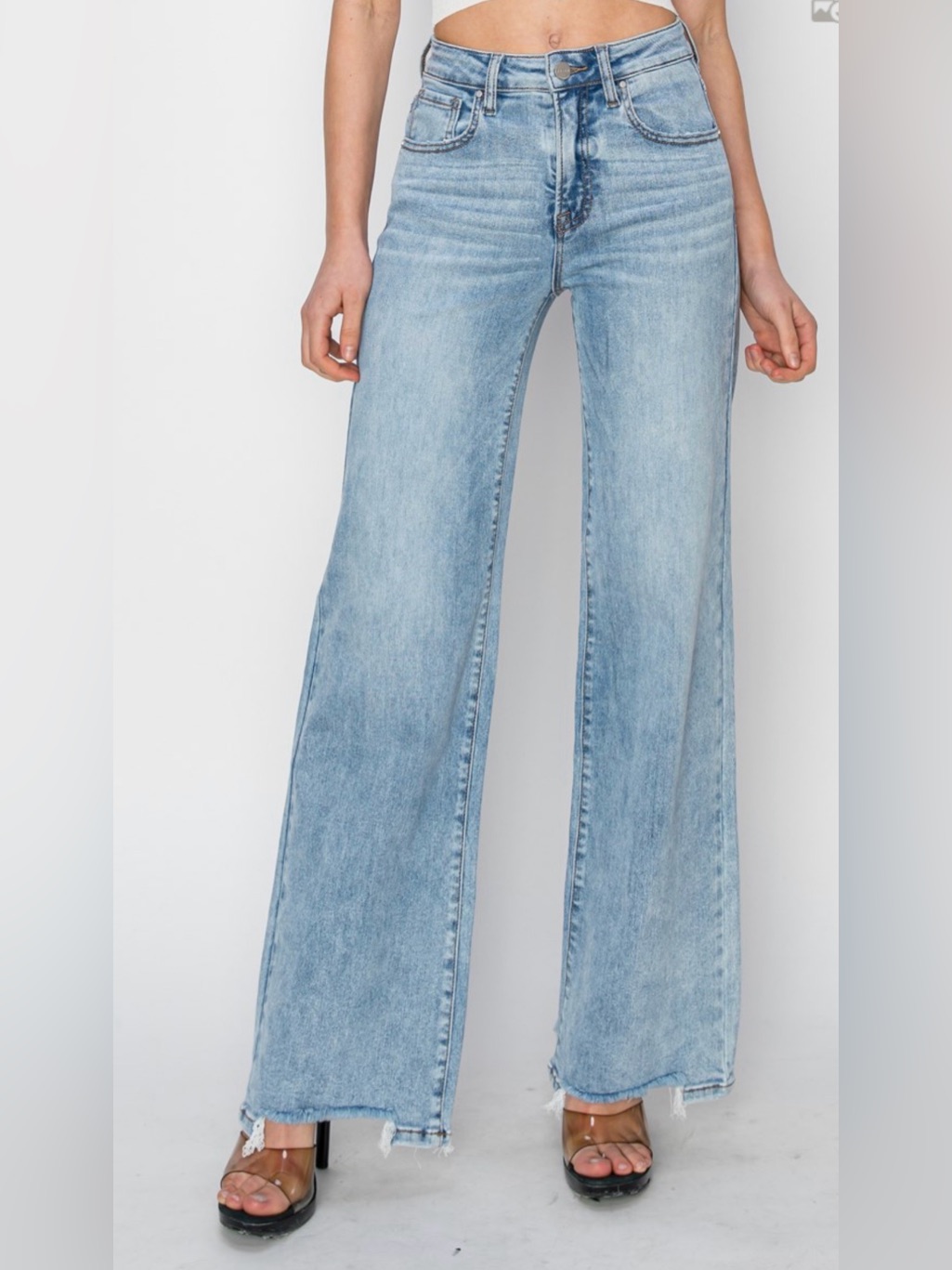 890. Risen Women’s High-Rise Wide Leg Light Wash Jeans Nwt